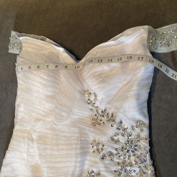 Women’s Wedding Dress with Side Design Ruffles & Corset Back Size 10 NWOT - Picture 9 of 10